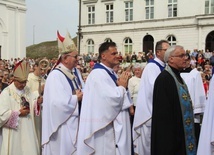 Każdego roku do Chełma przybywają ludzie, którzy wiele Matce Bożej Chełmskiej zawdzięczają.