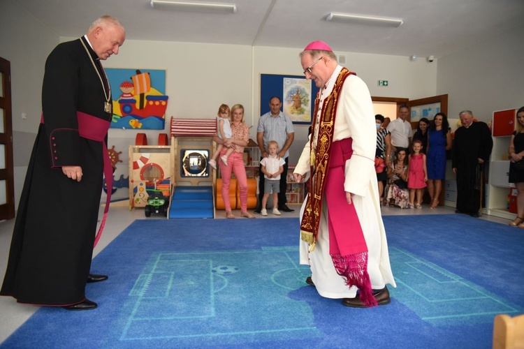 Biskup w przedszkolu