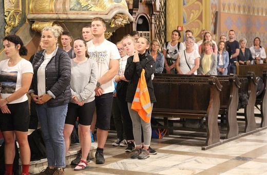 Wieczorne powitanie pielgrzymów 409. Pieszej Pielgrzymki Żywieckiej w Żywcu - 2020