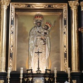  Obraz Matki Bożej Królowej Pokoju w Stoczku Klasztornym