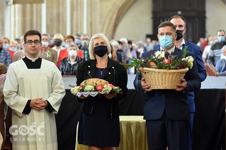 Strzegom. Dożynki gminne z biskupem seniorem