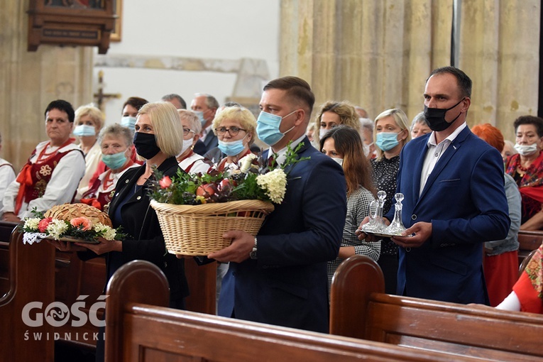 Strzegom. Dożynki gminne z biskupem seniorem