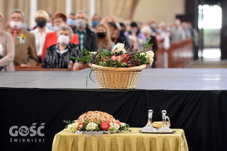 Strzegom. Dożynki gminne z biskupem seniorem