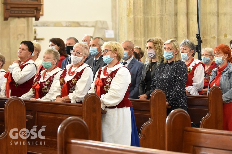 Strzegom. Dożynki gminne z biskupem seniorem