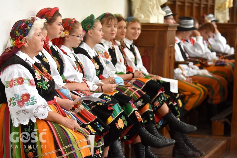 Strzegom. Dożynki gminne z biskupem seniorem