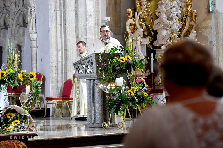 Strzegom. Dożynki gminne z biskupem seniorem