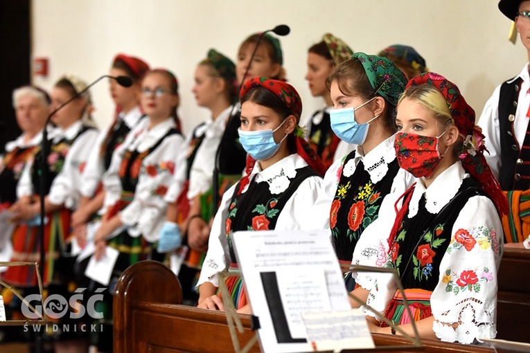 Strzegom. Dożynki gminne z biskupem seniorem