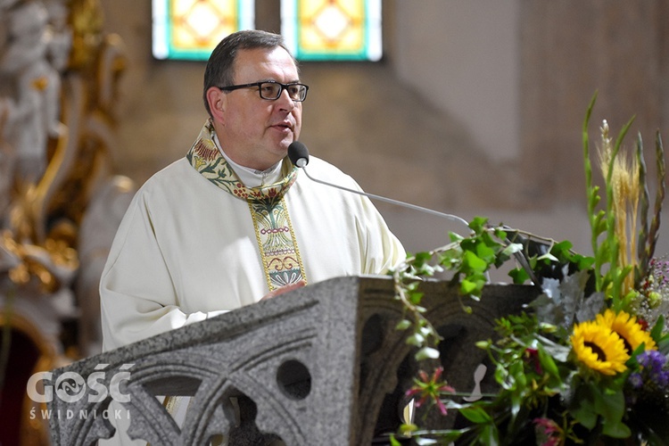 Strzegom. Dożynki gminne z biskupem seniorem