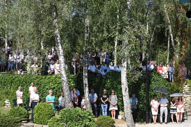 Abp Mokrzycki w Pasierbcu