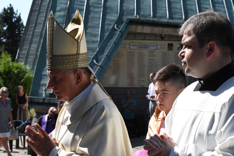 Abp Mokrzycki w Pasierbcu