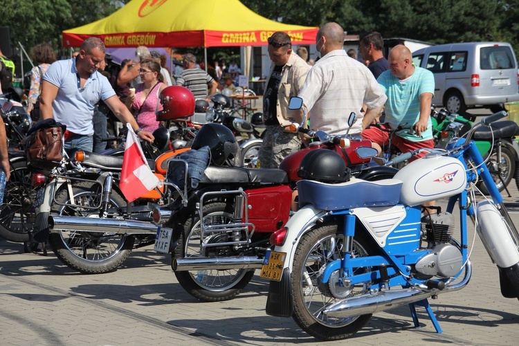 Zlot starych motocykli w Grębowie.