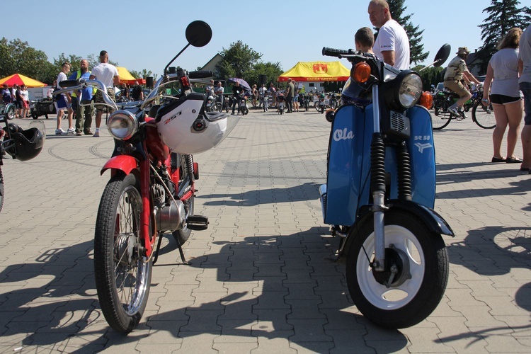 Zlot starych motocykli w Grębowie.