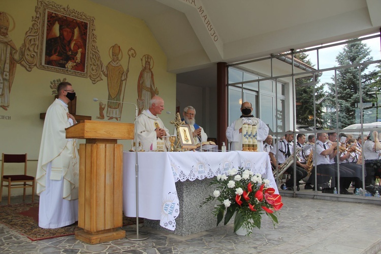 Just. Odsłonięcie tablicy upamiętniającej por. Janinę Lewandowską