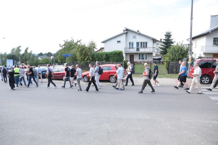 Męski Różaniec w Dębicy