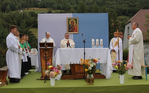 Początek roku szkolnego 2020/21 ze św. Janem Pawłem II w Porąbce-Kozubniku