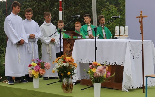 Początek roku szkolnego 2020/21 ze św. Janem Pawłem II w Porąbce-Kozubniku