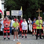 ►	Jako pierwsza w tym roku na Jasną Górę wchodziła grupa 13.