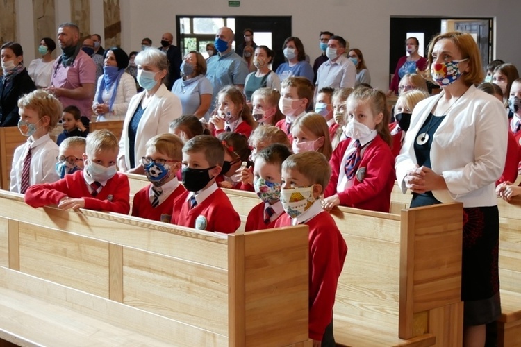 Nowy rok szkolny rozpoczęto Eucharystią.