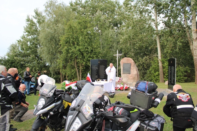 Sarnowa Góra. Motocykliści uczcili pamięć bohaterów