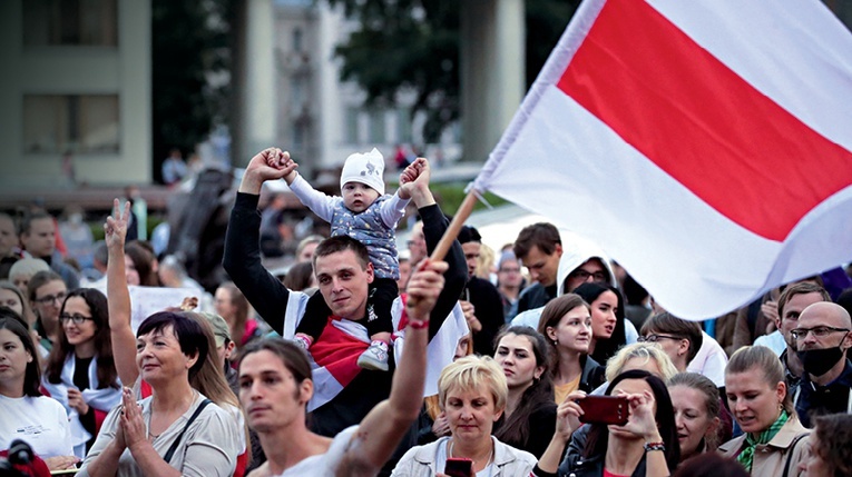 Protesty i demonstracje stały się katalizatorem przyspieszającym rozwój świadomości narodowej Białorusinów. Białoruś nie jest już tym samym krajem, jakim była przed wyborami prezydenckimi.