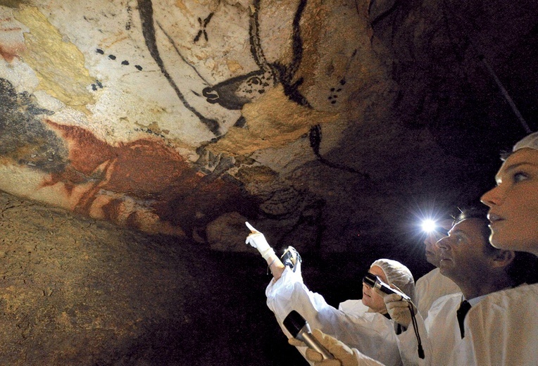 Jaskinia Lascaux jest jednym z blisko 400 stanowisk paleo­litycznej sztuki w Europie.