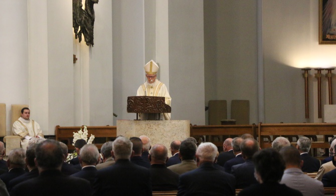 Katowice. To z mocy Ducha zrodziła się solidarność - mówił abp Wiktor Skworc podczas msza św. z okazji 40. rocznicy podpisania porozumień jastrzębskich [ZDJĘCIA] 