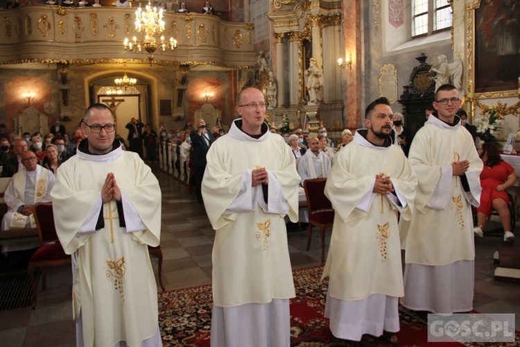 Wschowa. Święcenia diakonatu i ogłoszenie Maryi patronką Wschowy