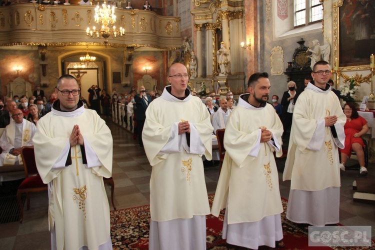 Wschowa. Święcenia diakonatu i ogłoszenie Maryi patronką Wschowy