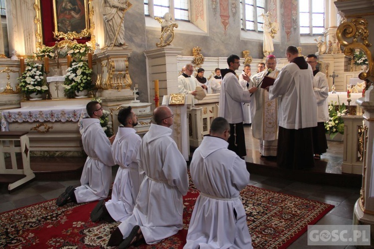 Wschowa. Święcenia diakonatu i ogłoszenie Maryi patronką Wschowy