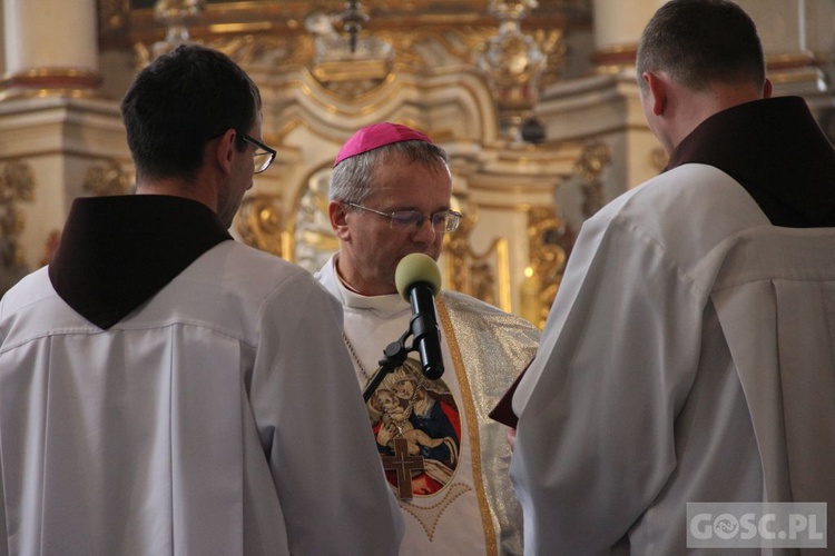 Wschowa. Święcenia diakonatu i ogłoszenie Maryi patronką Wschowy