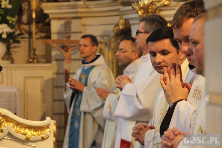 Wschowa. Święcenia diakonatu i ogłoszenie Maryi patronką Wschowy