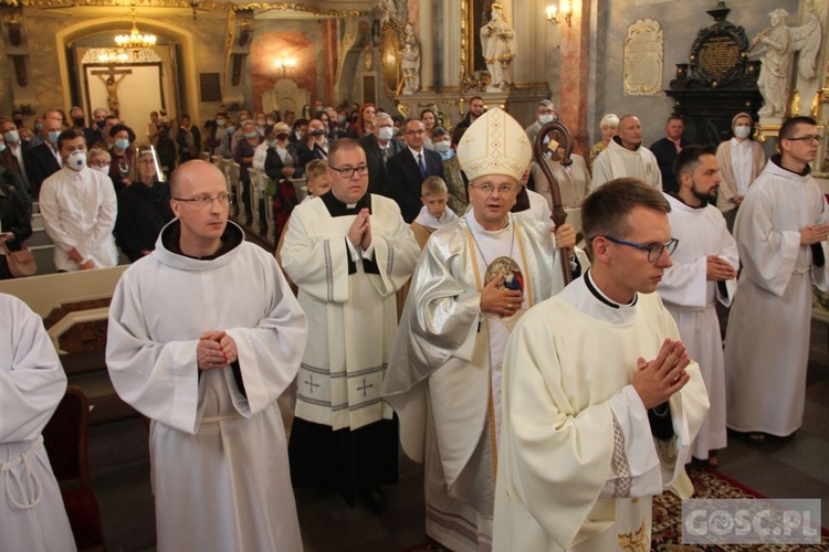 Wschowa. Święcenia diakonatu i ogłoszenie Maryi patronką Wschowy