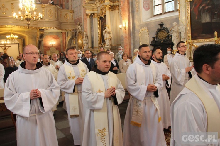 Wschowa. Święcenia diakonatu i ogłoszenie Maryi patronką Wschowy