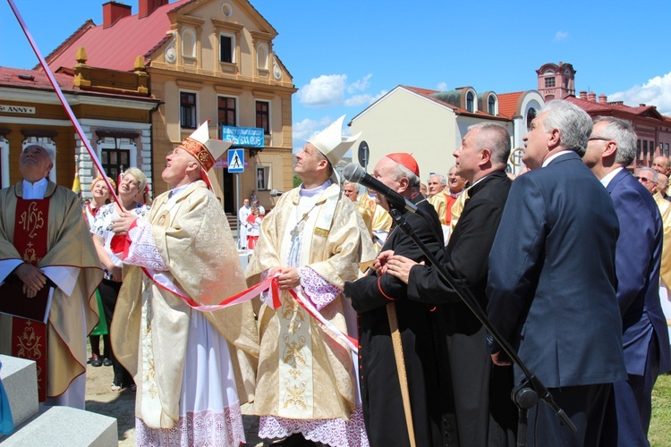 Odsłonięcie pomnika św. Bilczewskiego.