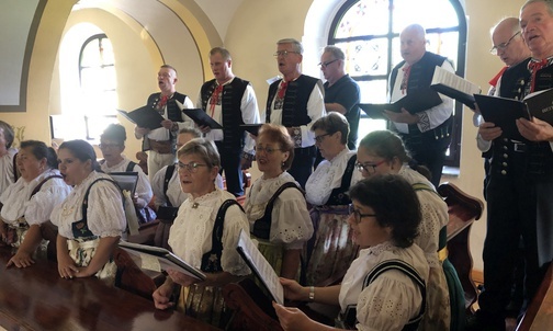 Zaśpiewały zespoły regionalne Brenna i Kotarzanie, a także chór Benedictus.