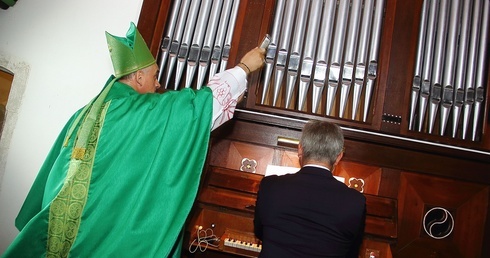Grają tak, jak przedtem. Błogosławieństwo organów w Chmielnie