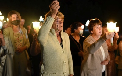 W nabożeństwie fatimskim wzięli udział parafianie z Gosprzydowej, a także pielgrzymi piesi z Gnojnika i Tymowej.