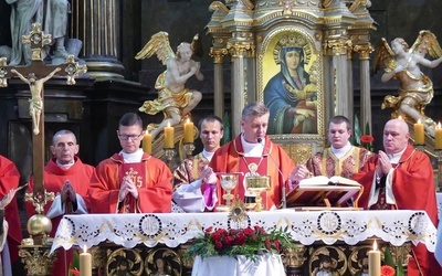 Bp Roman Pindel przewodniczył Mszy św. w cieszyńskim kościele św. Marii Magdaleny.