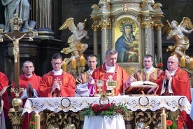 Bp Roman Pindel przewodniczył Mszy św. w cieszyńskim kościele św. Marii Magdaleny.