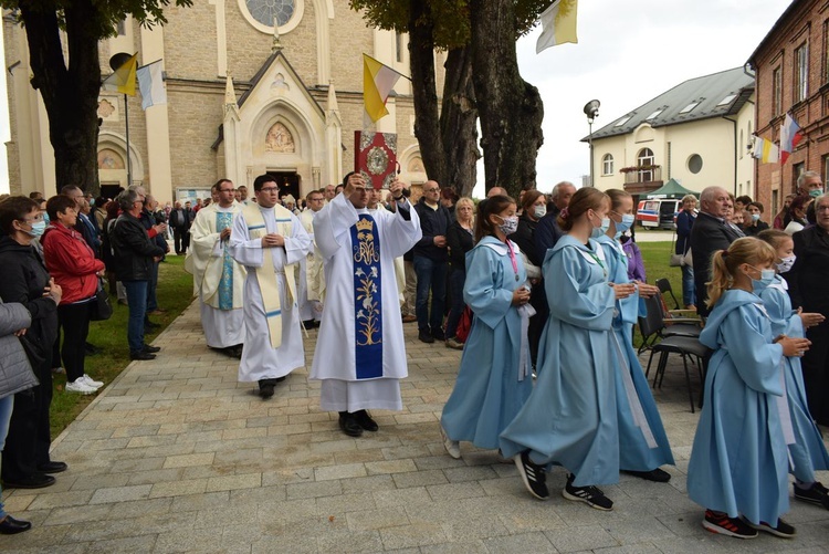 Maryjne świętowanie w Sulisławicach 