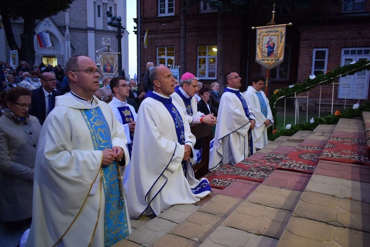 Maryjne świętowanie w Sulisławicach 