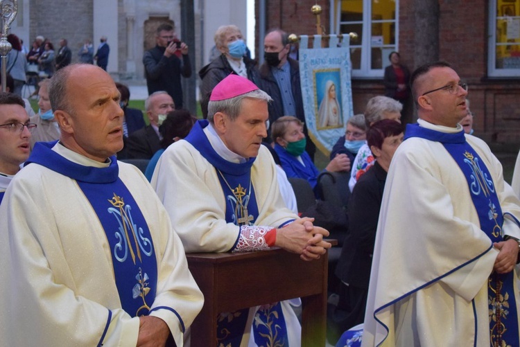 Maryjne świętowanie w Sulisławicach 