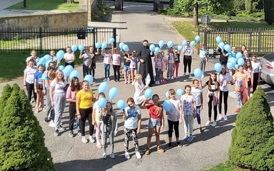 Żegocina. Urodziny Maryi z tortem i prezentami