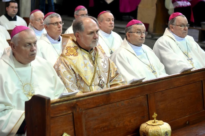 Uroczyste objęcie katedry biskupiej przez bp. Marka Mendyka