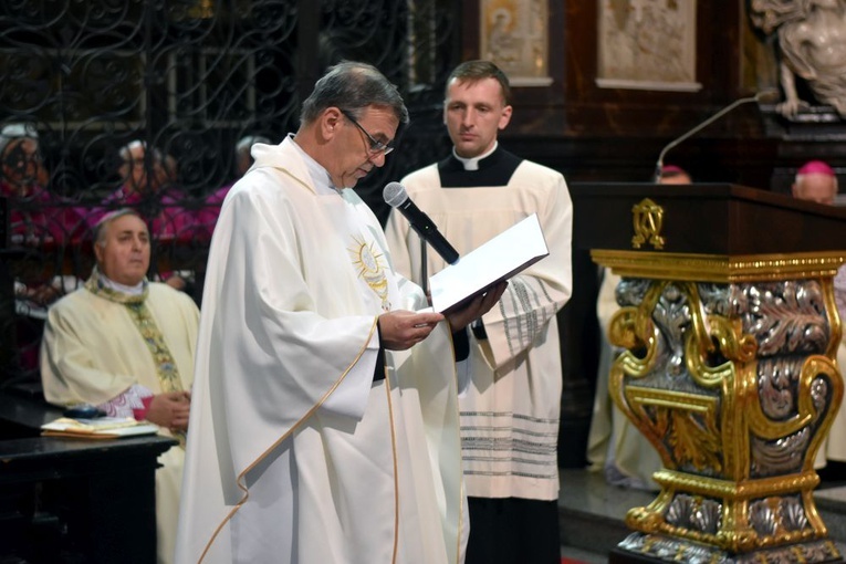 Uroczyste objęcie katedry biskupiej przez bp. Marka Mendyka