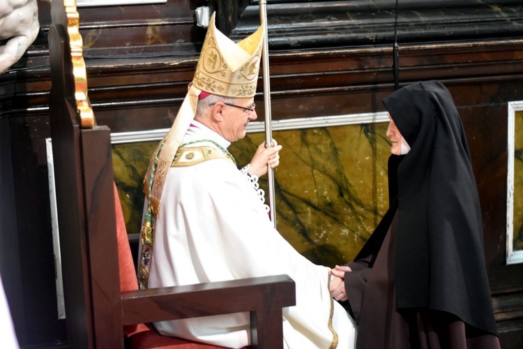 Uroczyste objęcie katedry biskupiej przez bp. Marka Mendyka