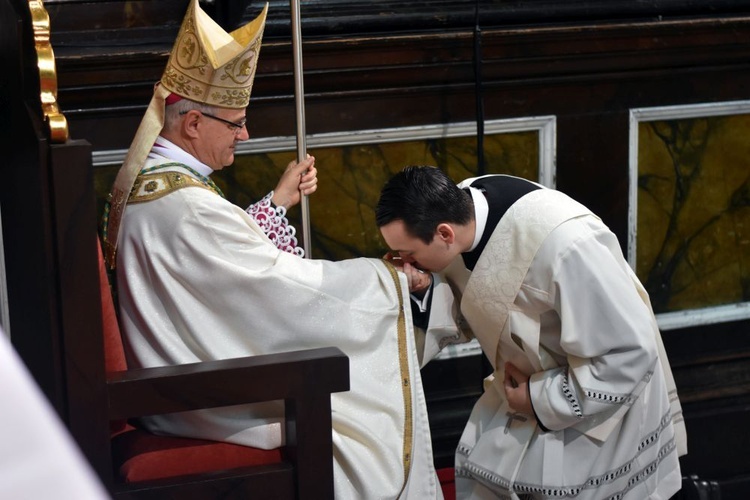 Uroczyste objęcie katedry biskupiej przez bp. Marka Mendyka