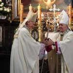 Uroczyste objęcie katedry biskupiej przez bp. Marka Mendyka