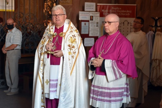 Uroczyste objęcie katedry biskupiej przez bp. Marka Mendyka