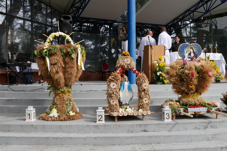 Archidiecezjalno-samorządowe dożynki w Trąbkach Wielkich